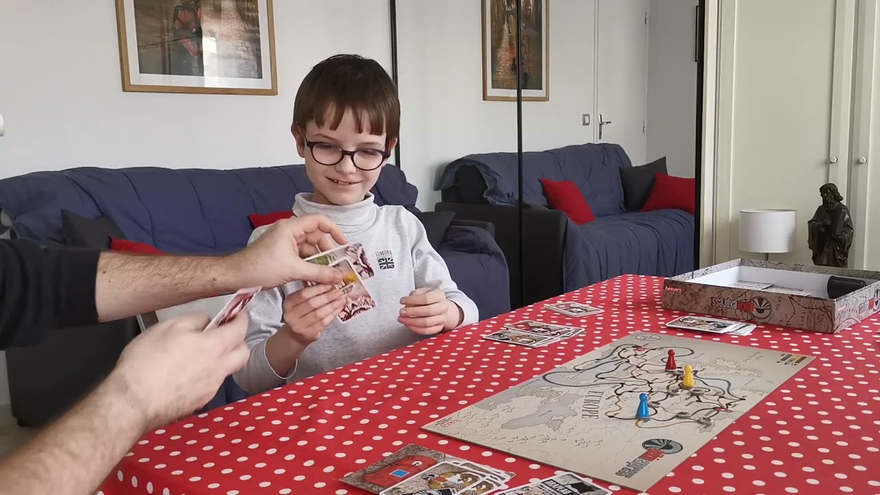 ROMAIN JOUE AU JEU DE SOCIETE PEKIN EXPRESS !!!! C'EST QUE DU BONHEUR !!!! :-)