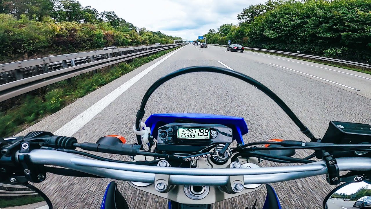 Yamaha WR 250X Supermoto Topspeed auf der Autobahn