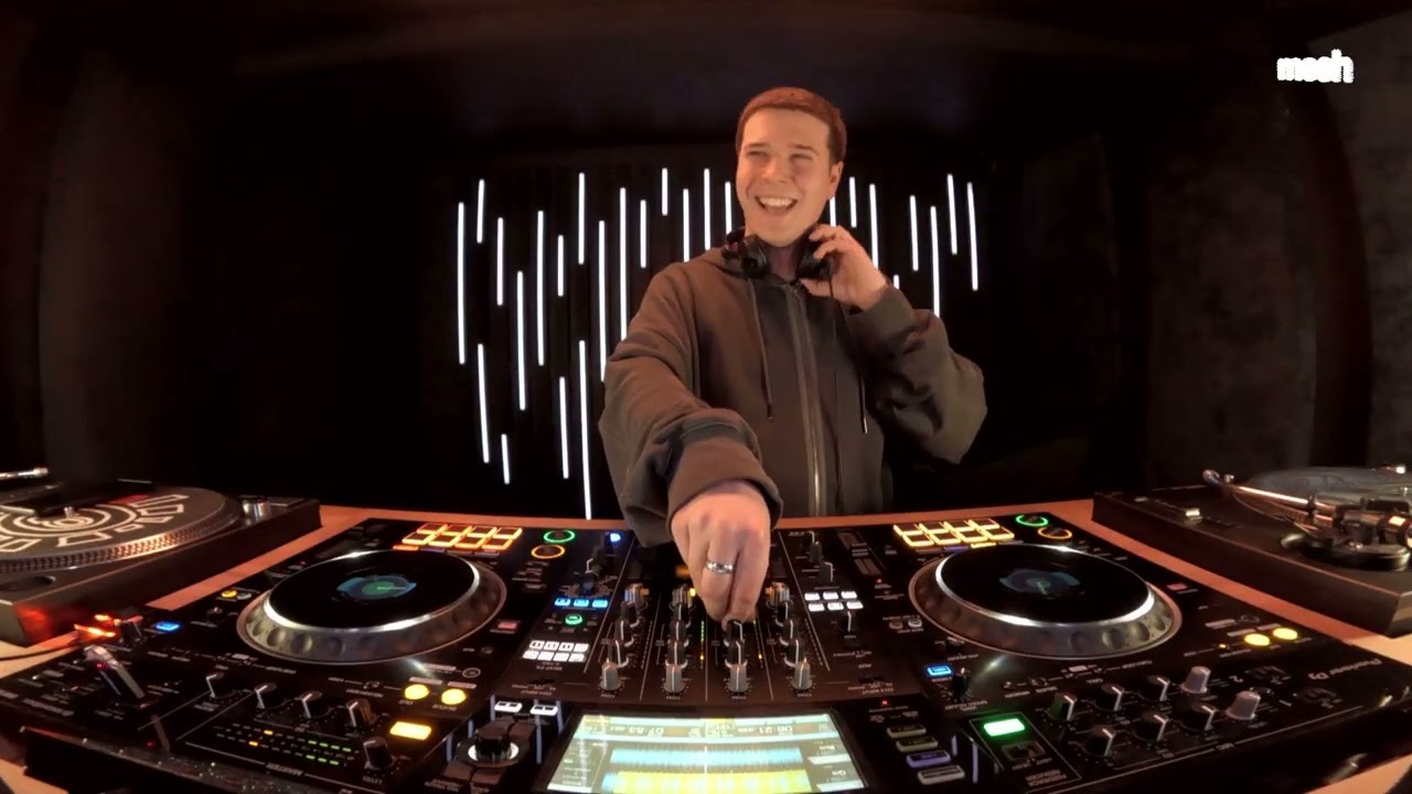 Chanelled Frequencies w⁄ Peculiar – 2026-02-09 – Mesh Radio