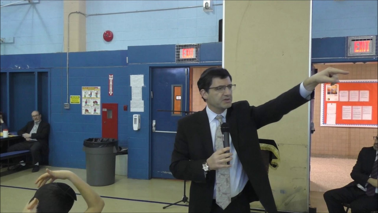 Rabbi Steven Weil speaks at Rambam Mesivta