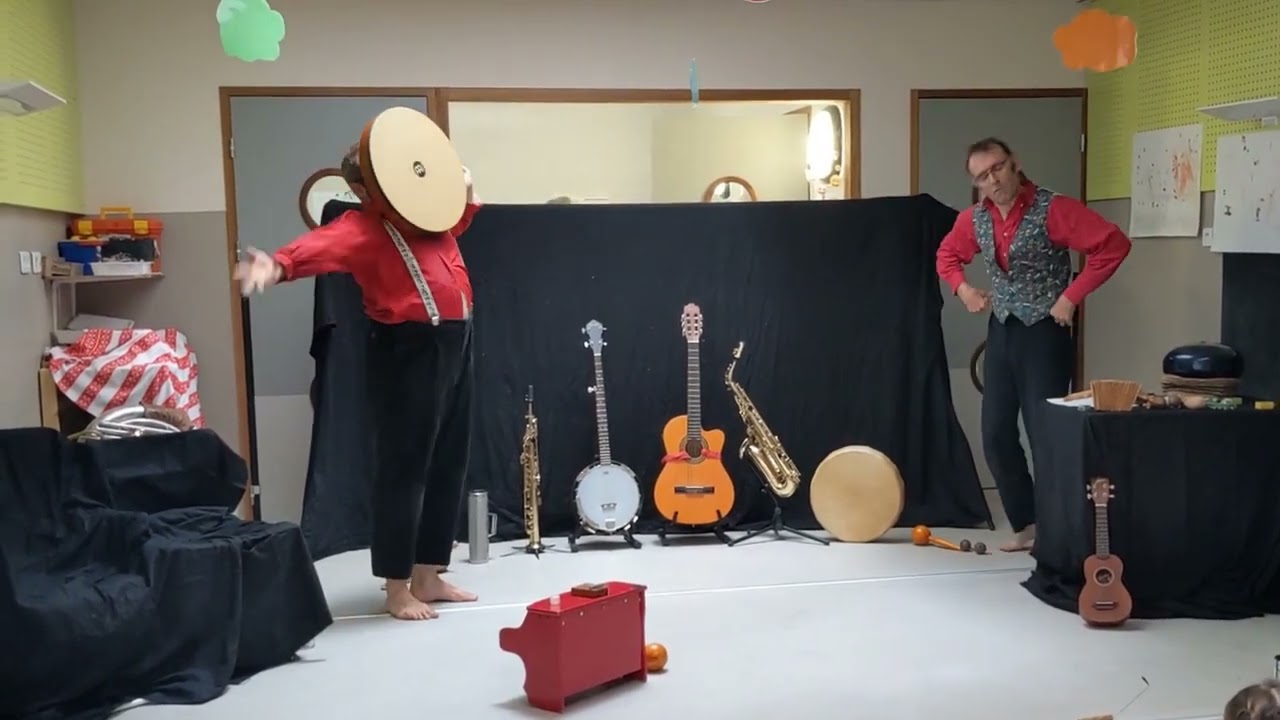 Le grand orchestre des frères Bizarre, en public, juin 2024