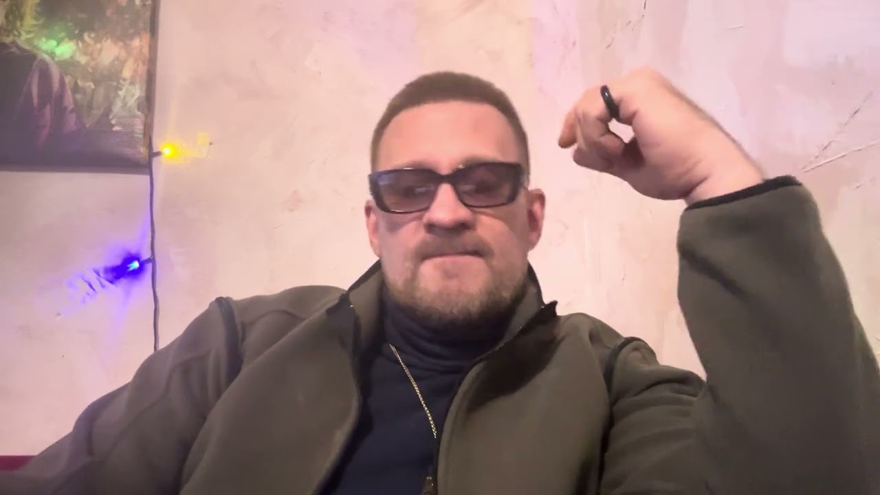Живи с другом ,так быстрее пережить расставание !
