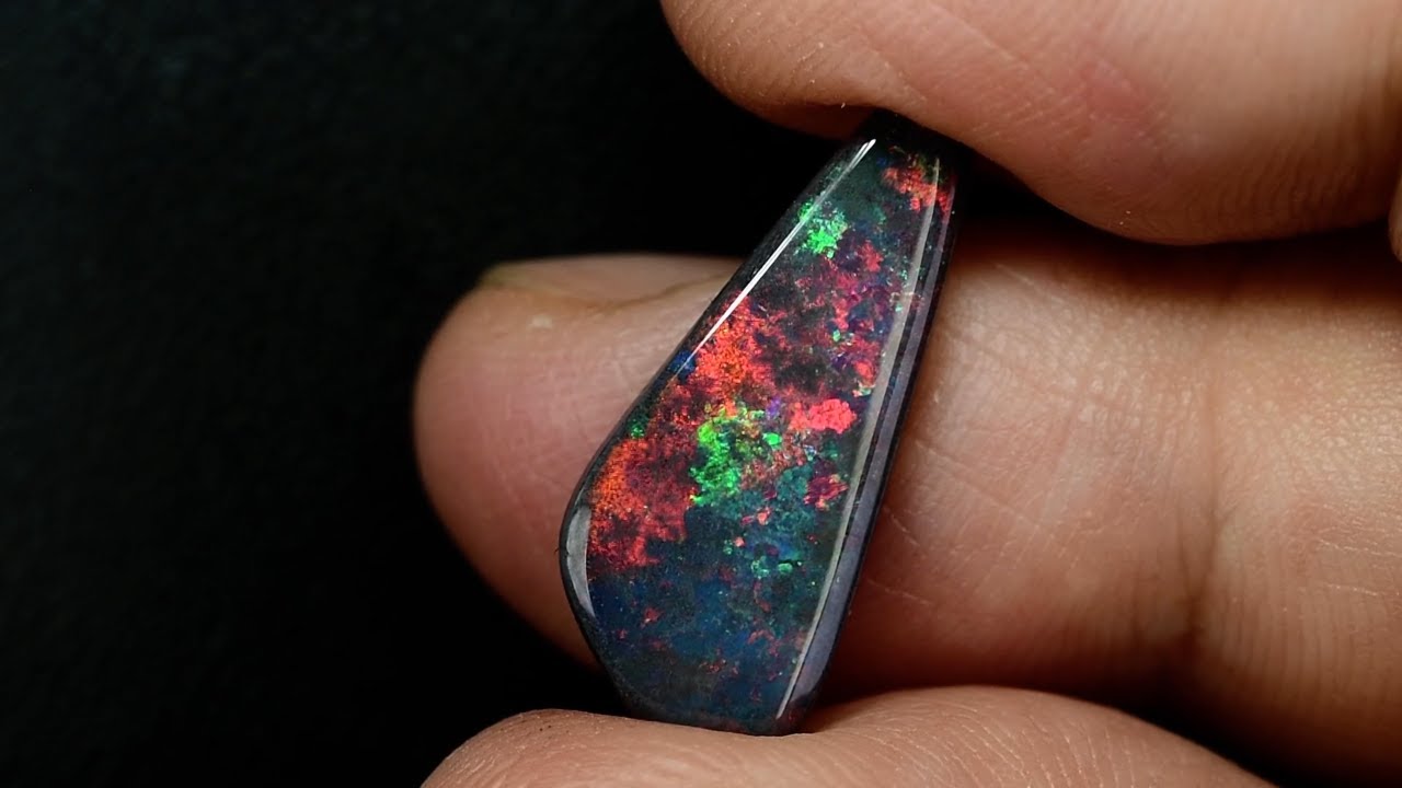 4.08 cts Australian Black Opal Solid Stone, Lightning Ridge