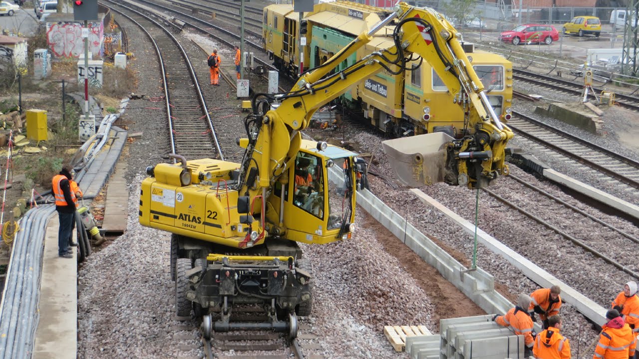 Soeren66 - TEREX ATLAS 1604ZW beim Neubau des Fußgängertunnel Sternschanze