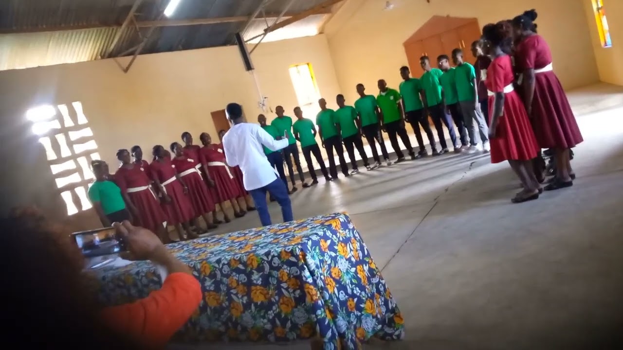 Christmas carols 🔥🔥 kiomo catholic choir  🔥🔥💕LEO YATIMIZWA