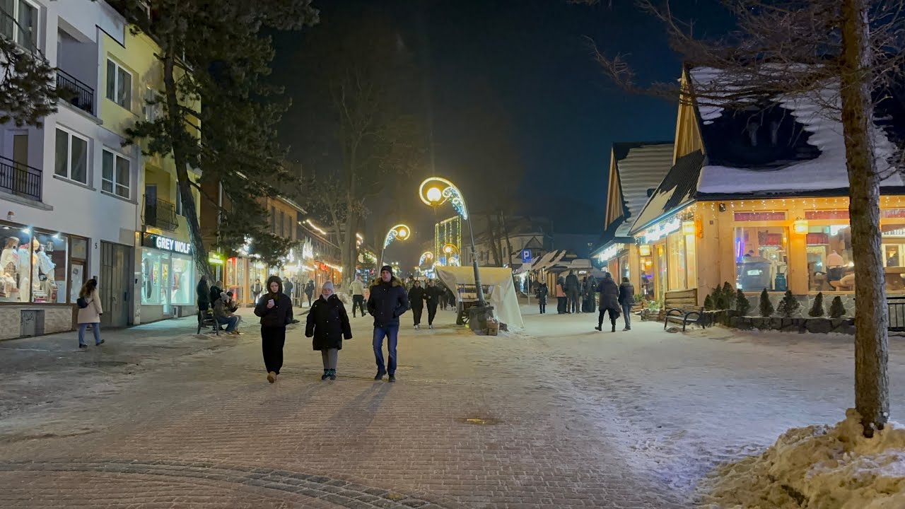 Zakopane początek ferii zimowych styczeń 2026 - Krupówki wieczorem 