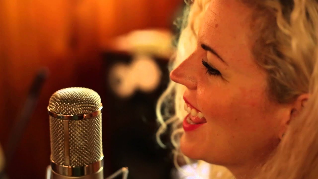 Smooth Hound Smith: Sweet Tennessee Honey | Peluso Microphone Lab Presents: Yellow Couch Sessions