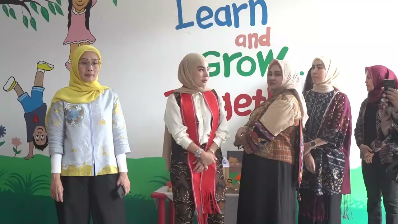 Ketua Pembina YKB Kunjungan ke Sekolah di Kutai Kartanegara
