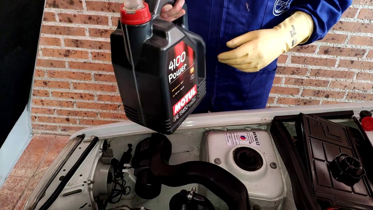 Restauración Renault super 5 GT TURBO COMO CAMBIAR EL ACEITE Y EL FILTRO DE ACEITE  capítulo 7