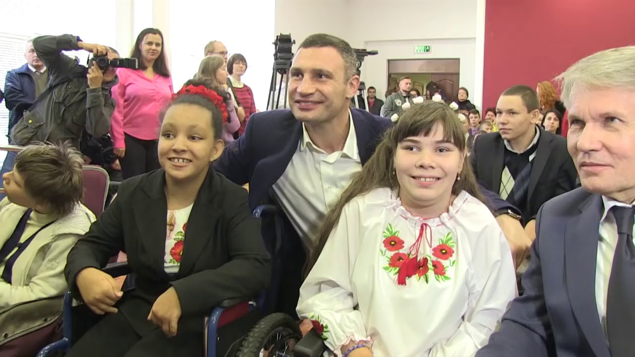 Кличко відвідав оновлену школу 168     (07.10.2015р. )