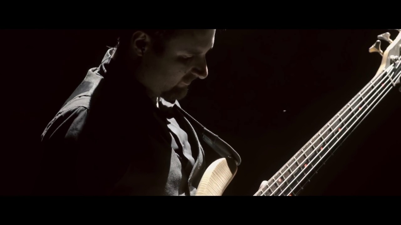 Live Bass Solo - Adrian Ciuplea @ Awake - Vita de Vie
