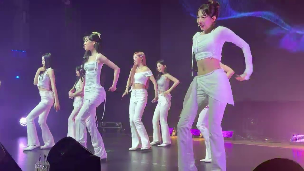 tripleS (트리플에스) - Girls Capitalism | 250919 | Alphie Alpha Percent Tour | Los Angeles | 4K Fancam