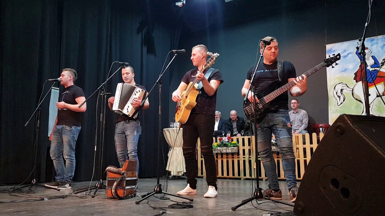 Zašpilaj in zakrikaj po domače ter Razigrani fantje