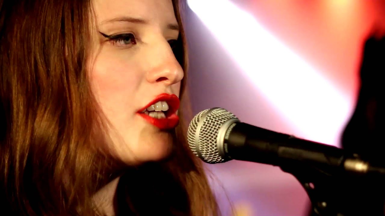 Toni Kater: Heuschrecken live at BiNuu