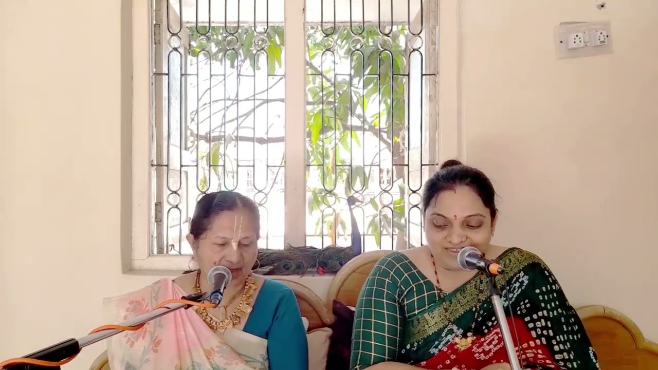 હિમાલયની દિકરી એનું પાર્વતી છે નામ ઓમ નમઃ શિવાય ભજતાં ડોલે કૈલાસ(કિર્તન લખેલું નીચે છે)શ્રાવણમાસ2023