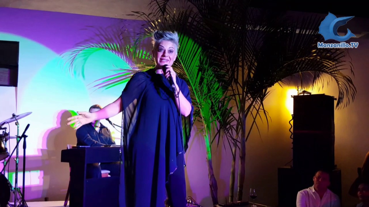 Noelia Zanón canta "El Suplente"