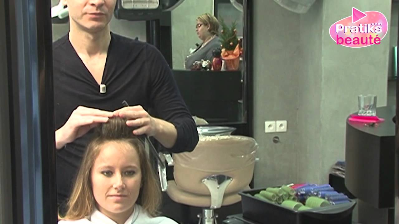 Coiffure : Comment utiliser des rouleaux pour avoir du volume ?