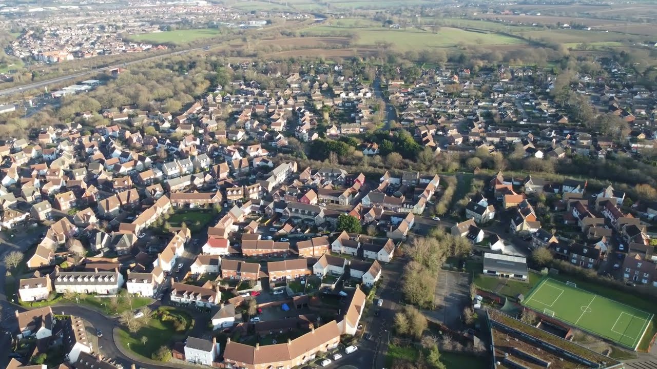 cam-drone.co.uk - 4K flight demo over Great Notley, Braintree - Jan 22