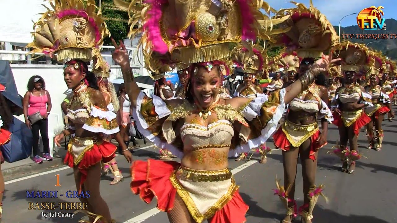 La grande parade du mardi gras à Basse-Terre Guadeloupe. 1sur4...