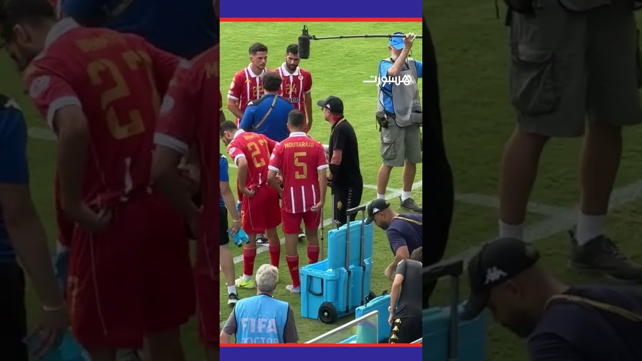 مستندا على عكازين.. بنهاشم يعطي تعليمات صارمة للاعبي الوداد في مباراة العين  #Viral_video