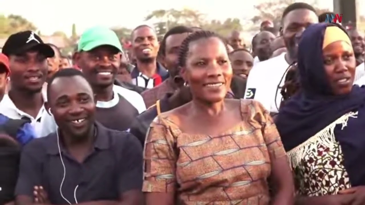 CHADEMA YAPATA WAFUASI WAPYA KUTOKA CCM MKOANI SHINYANGA, MBOWE AWAPOKEA KWA KISHINDO