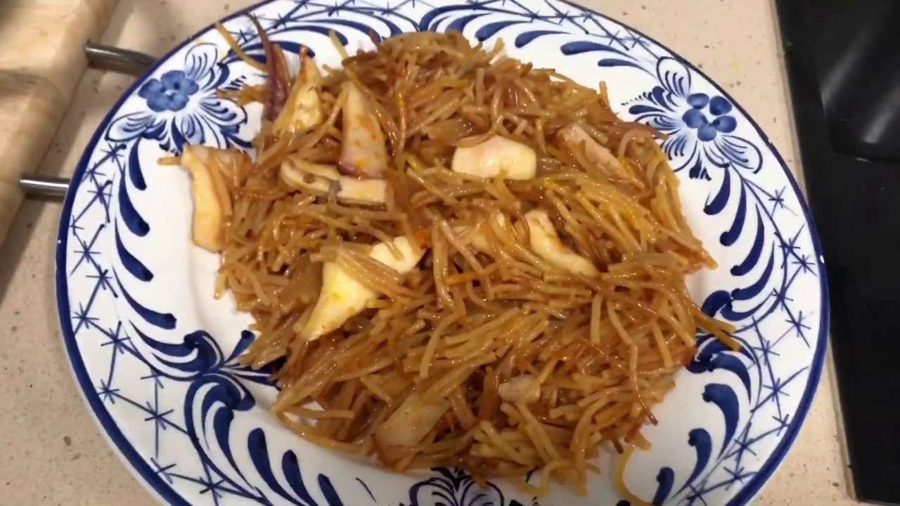 Gastronomía marinera: Fideuá - "Rossejat" de fideos.