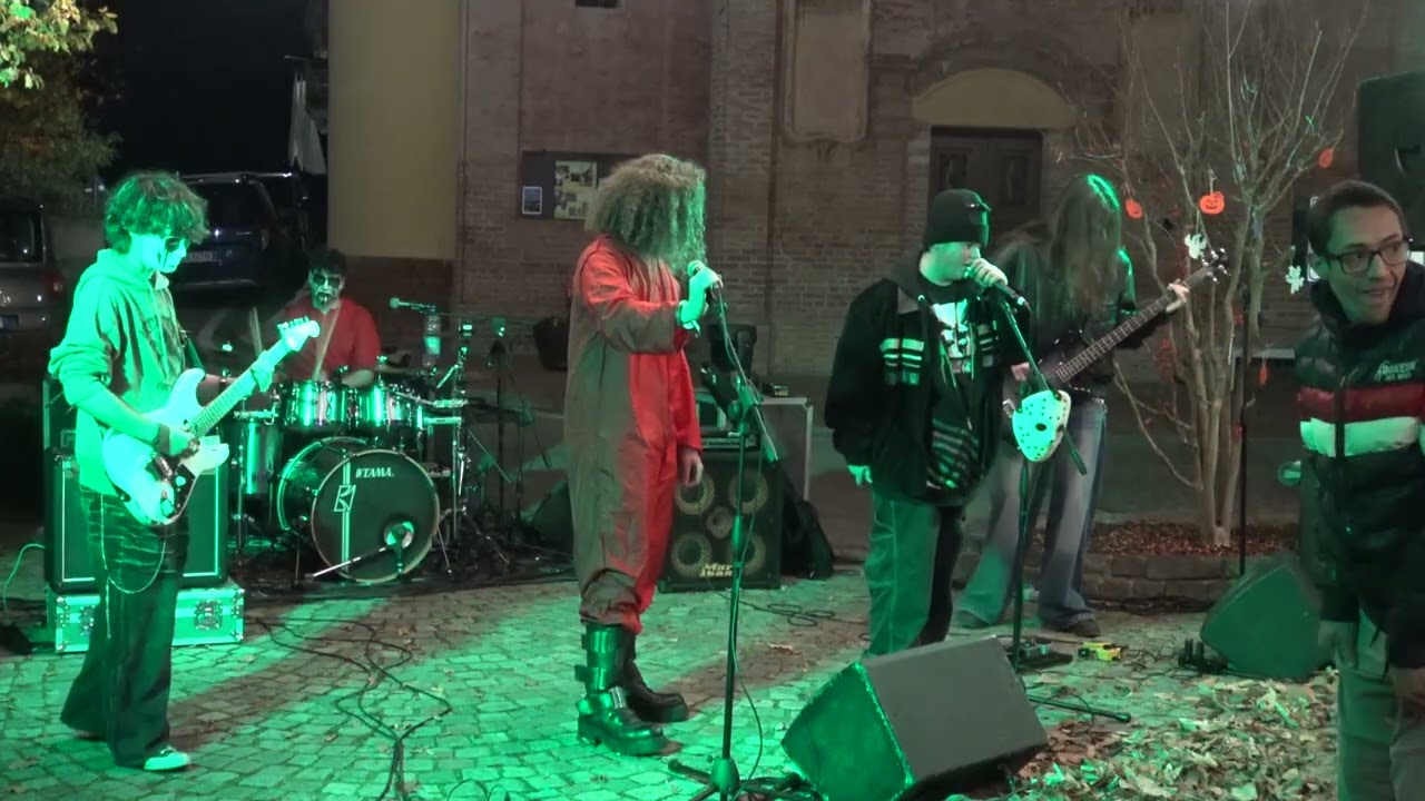 SIDES LIVE  Scaparoni Halloween Fest