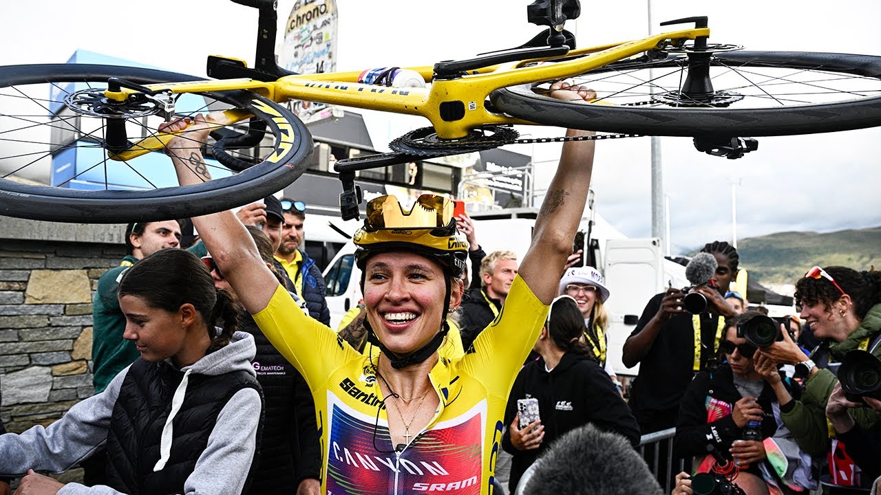 TOUR DE FRANCE FEMMES - QUEL FINAL ! Pour 4 secondes, Katarzyna Niewiadoma remporte le général