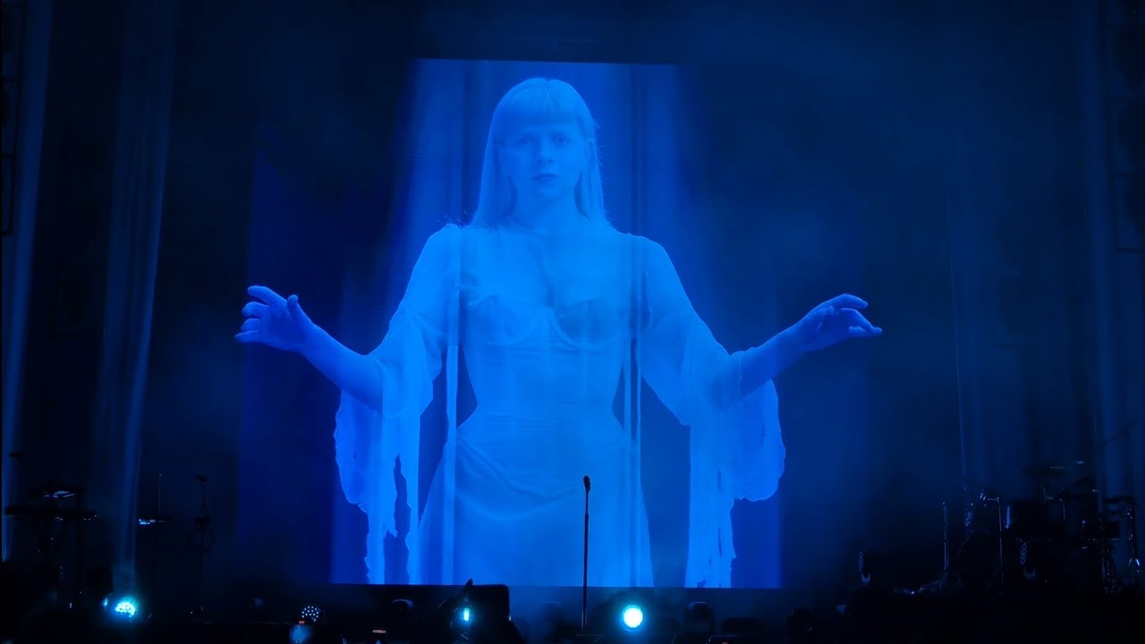 AURORA - GODDES OF DUSK -  CHURCHYARD - SOULLES CREATURES en Chile 10-11-24