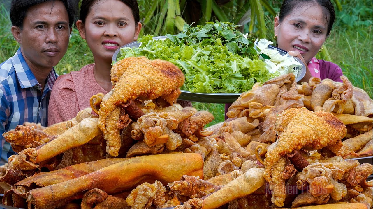 Delicious Crispy Pig Skin Recipe in Village - Deep Fried Skin Food - Kitchen Foods