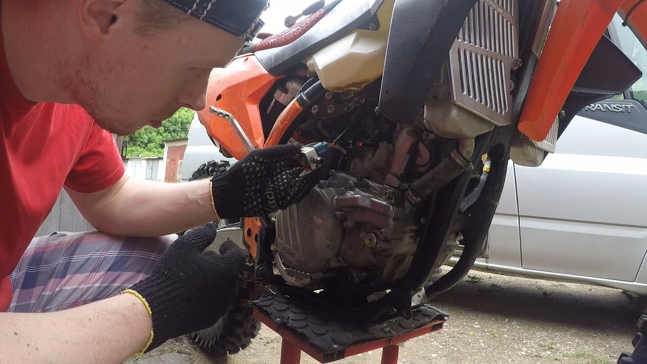 Меняю в своём KTM EXC 300 TPI масляный насос (Oil pump)