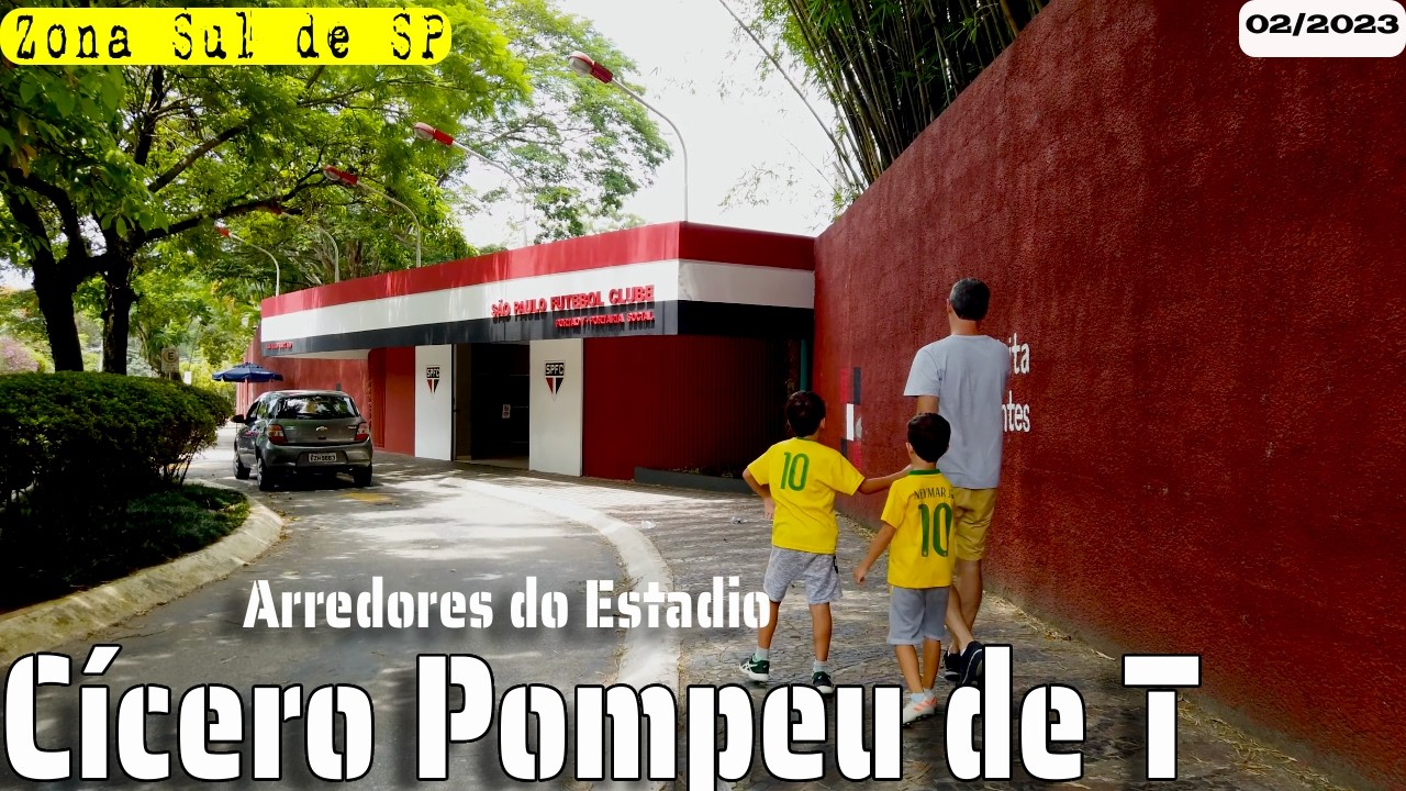 As ruas ao redor do estádio do Morumbi e o passado vencedor do clube escrito na parede.