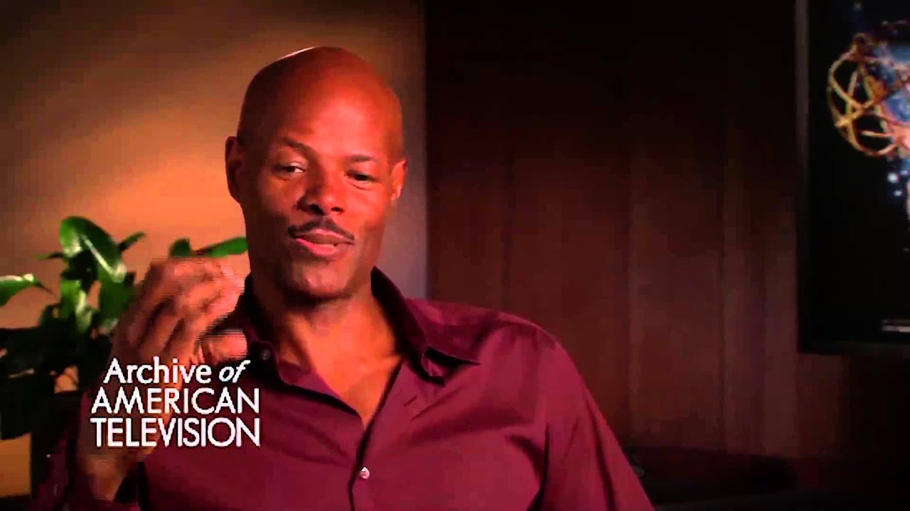 Кинен Айвори Уайанс обсуждает работу с Джимом Керри - EMMYTVLEGENDS.ORG