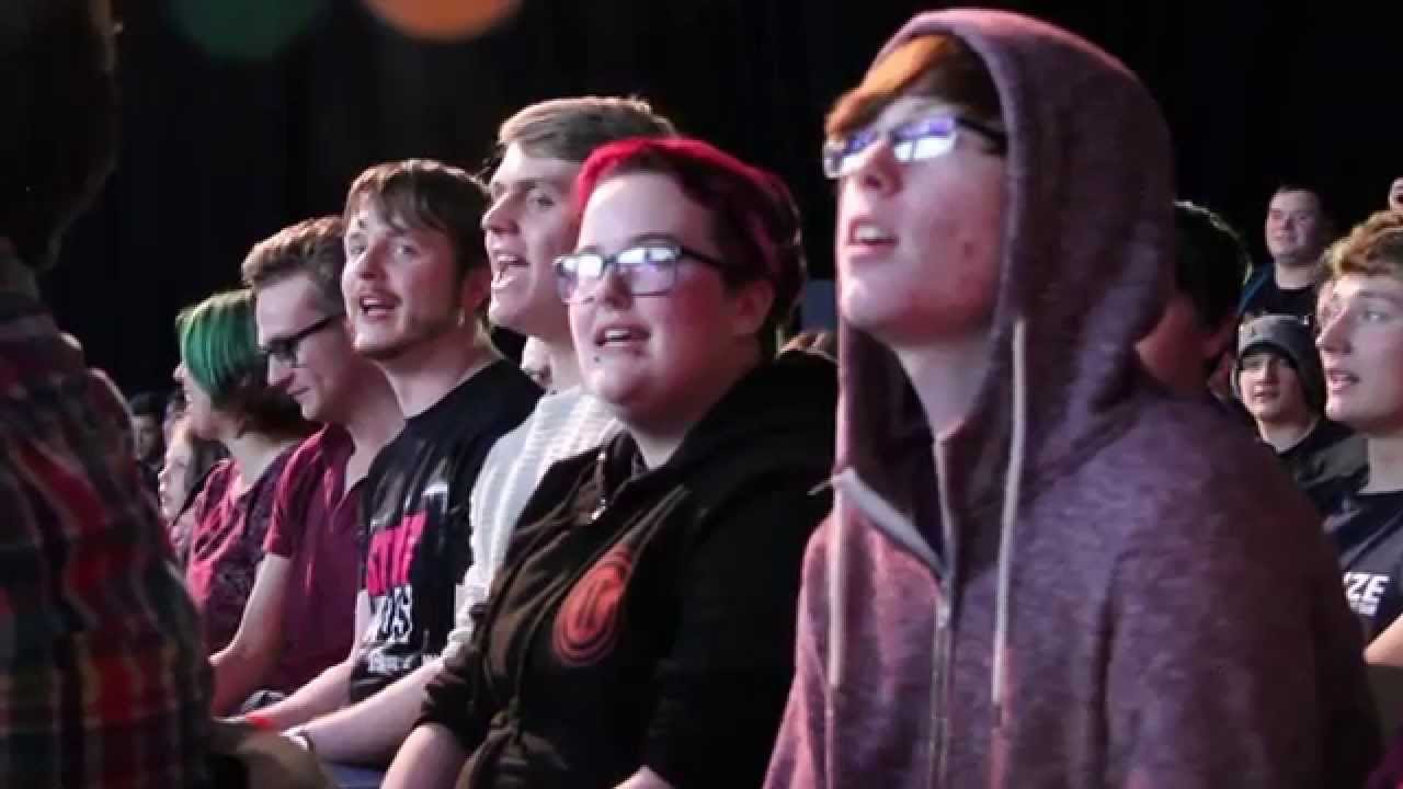Diggy Diggy Hole! Yogscast & The People's Orchestra Flash Mob