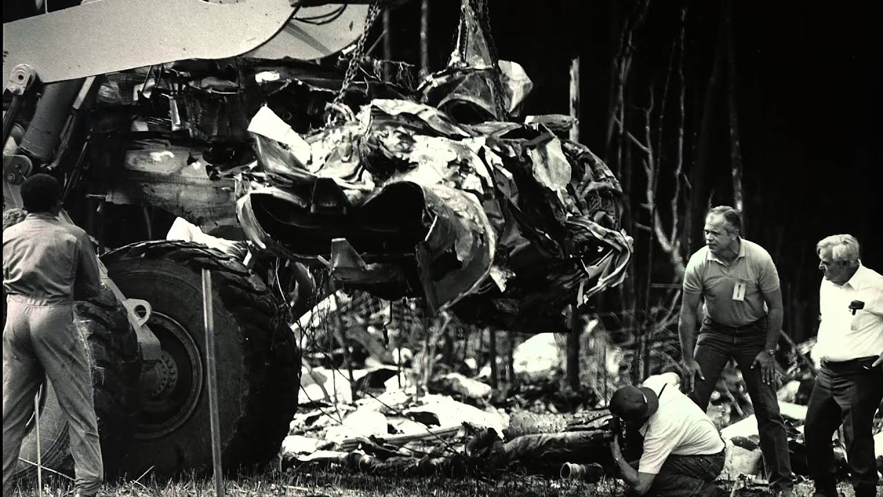 THE CRASH OF MIDWEST EXPRESS FLIGHT 105