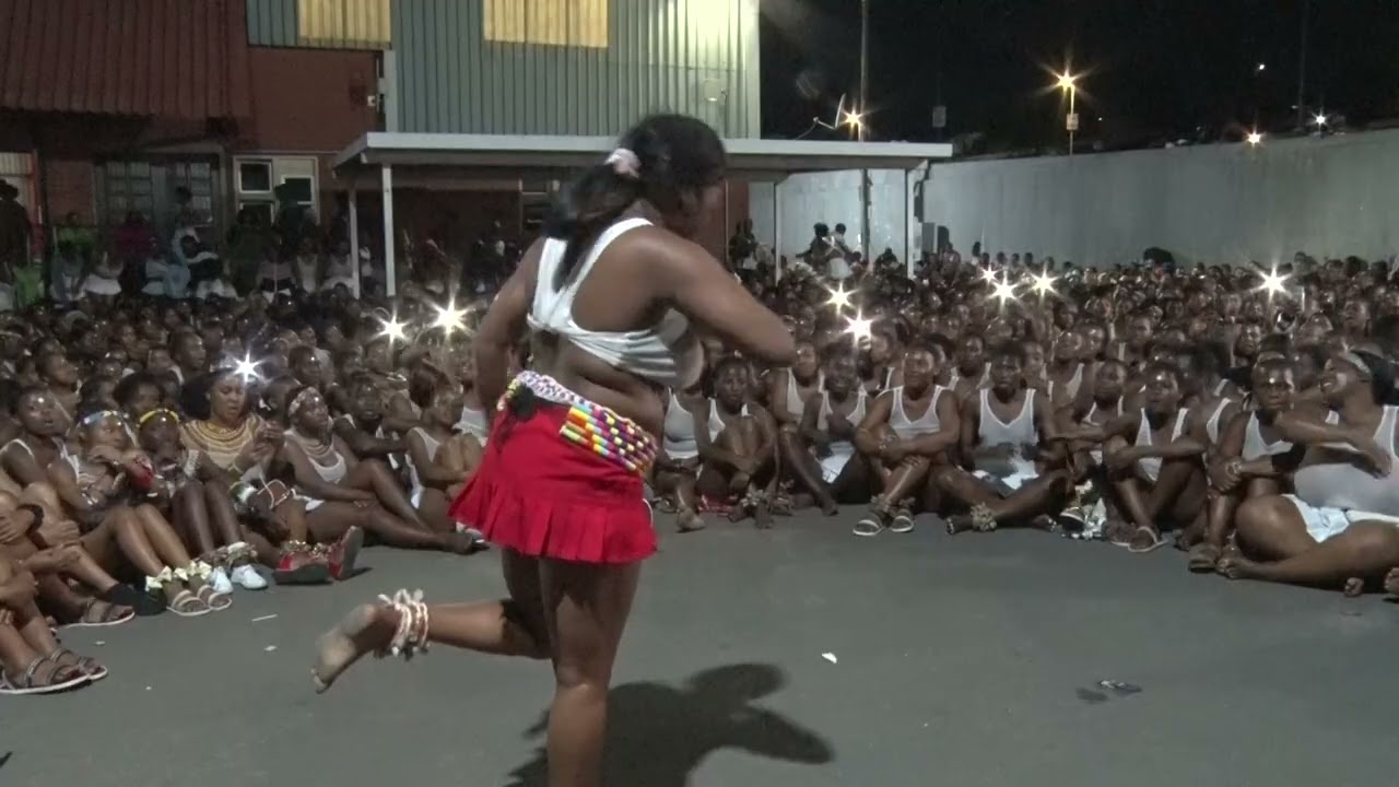 Mina uDali bengimthanda  by Zamambo Mkhize......