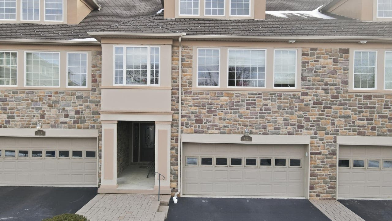942 Greenhouse Dr, Bethlehem, PA