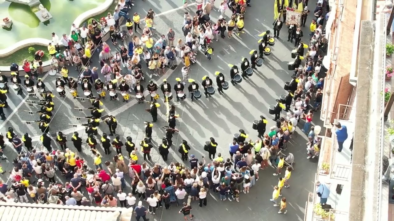 2024 Trombonieri  Senatore - Entrata in piazza  Festa in onore del SS. Sacramento (vista drone)