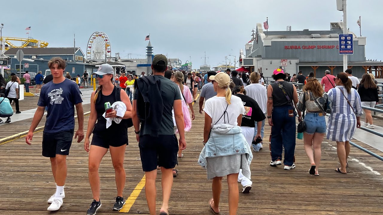 Walking Santa Monica (3rd Street Promenade, Santa Monica Pier) | Los Angeles, California