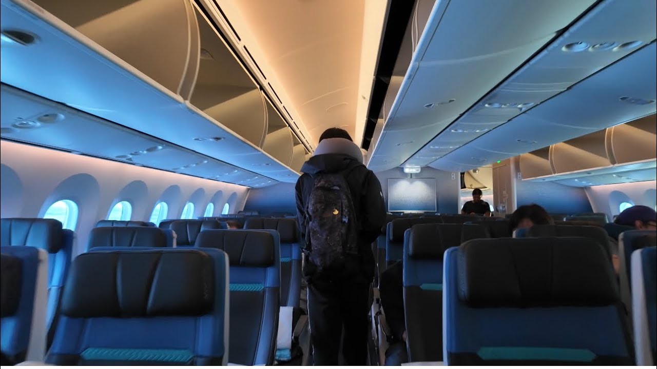 WestJet Economy Class | Calgary to Tokyo (Narita) | Japan Travel