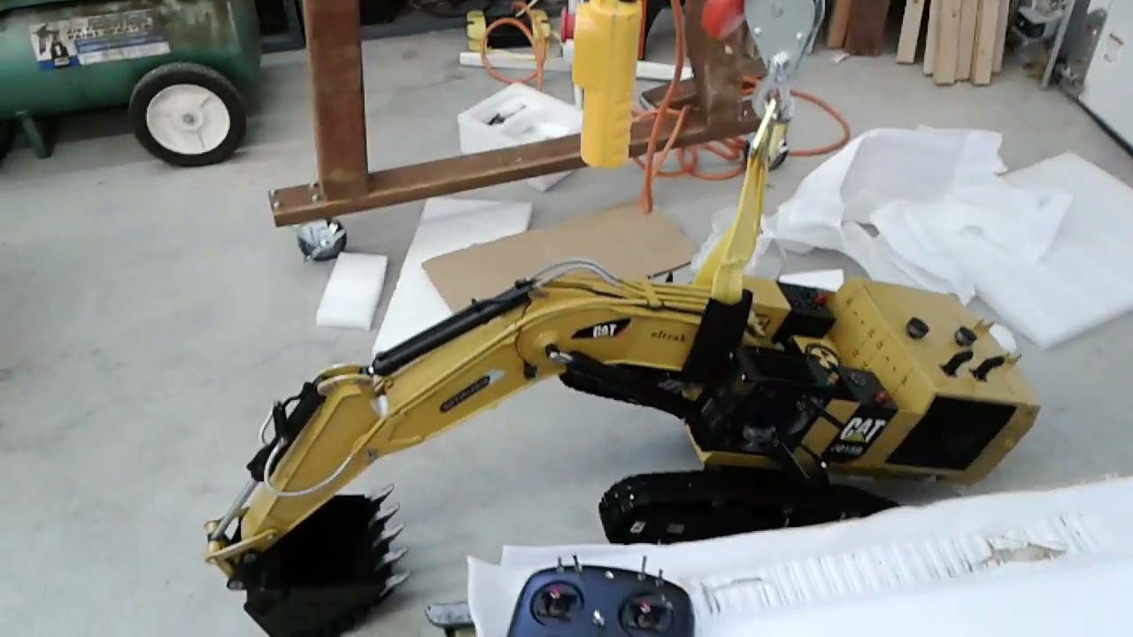 CATERPILLAR 6015B 1/14 SCALE EXCAVATOR. MY GANTRY