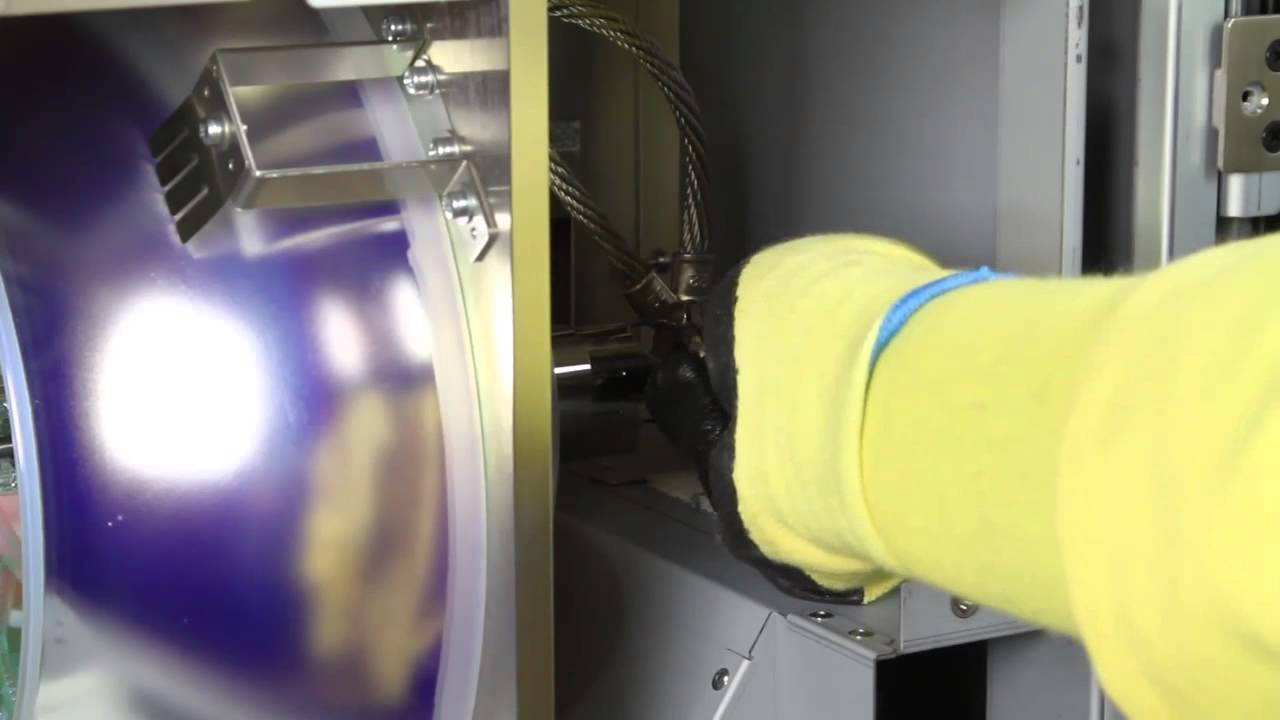 Lamp installation Sony SRX-R320 projector - CN