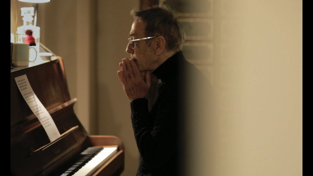 Alain Chamfort - La Grâce (Clip Officiel)