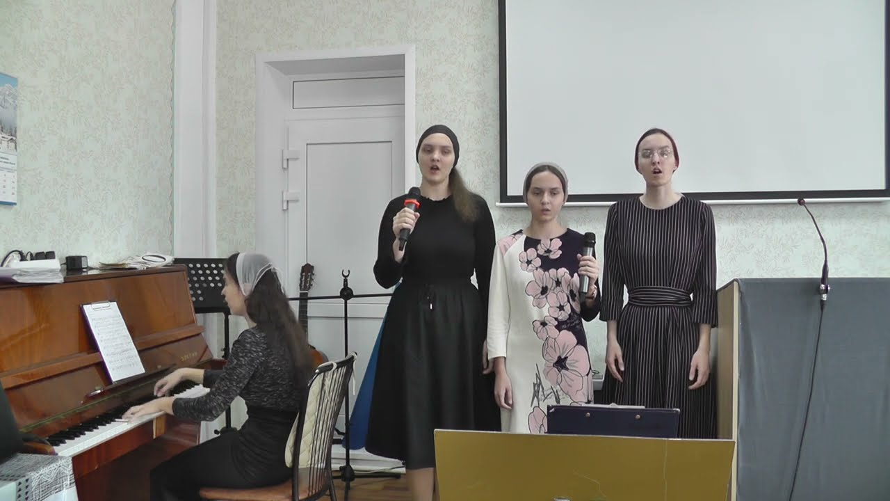 Жизнь проносится быстрым потоком