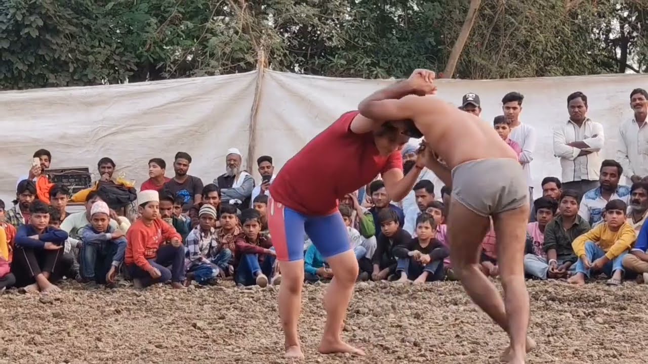 जावेद गनी ने 5 पहलवानों को दौड़ा-दौड़ा कर मारा जावेद गनी ने #aazimytkn77 #kushti 