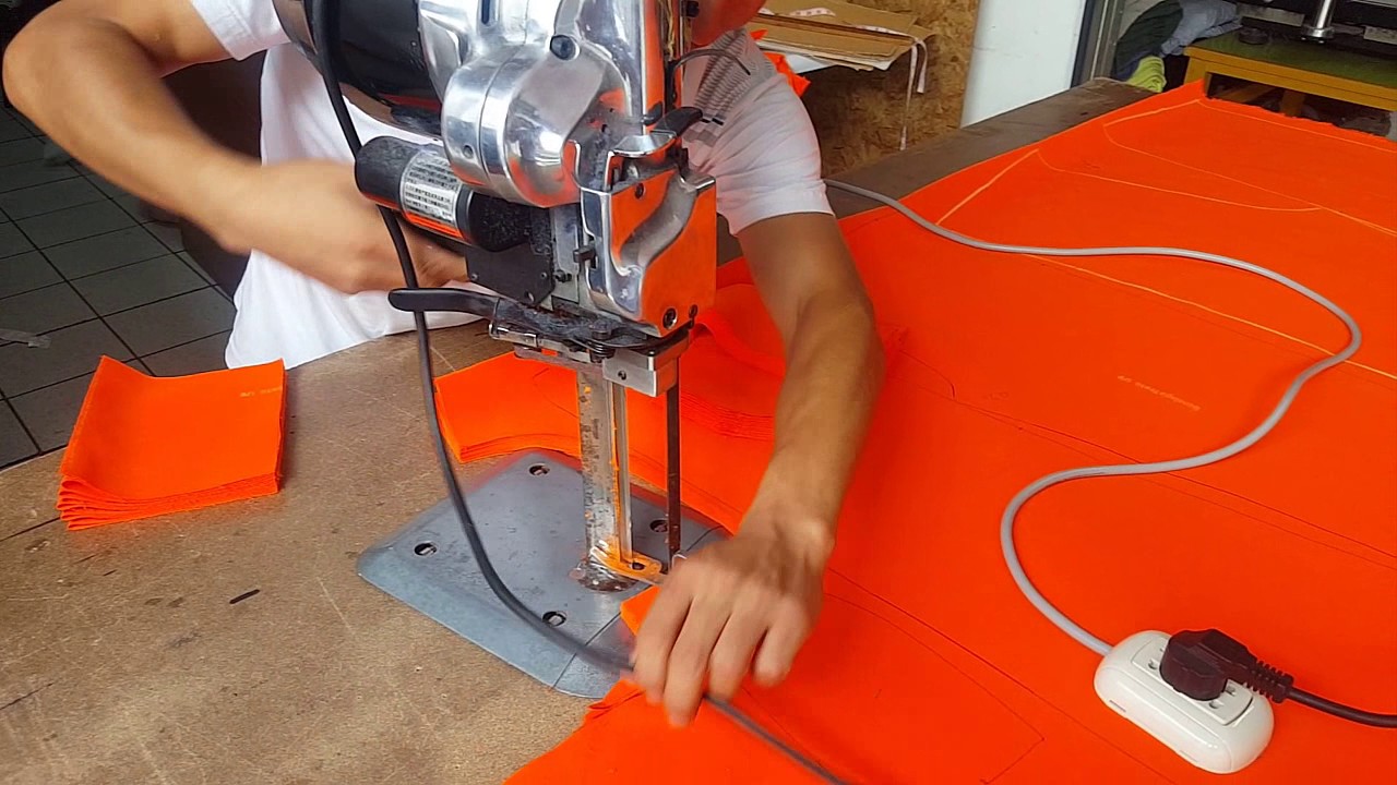 COMO USAR LA CORTADORA INDUSTRIAL⭐ | COMO CORTAR TELA CON CORTADORA INDUSTRIAL | COMO CORTAR BLACKOU