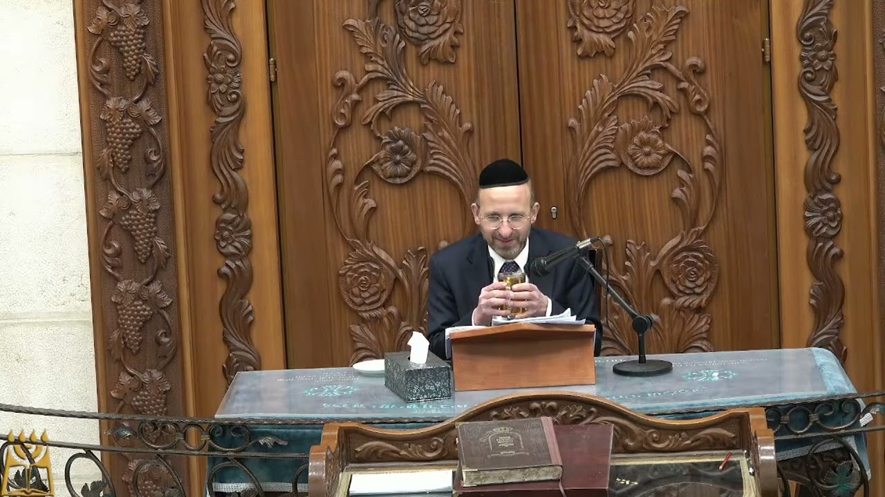 הגורילות של החיים וסוד ההסתרה במגילה: מסר מחזק לפורים מהרב אדיבה