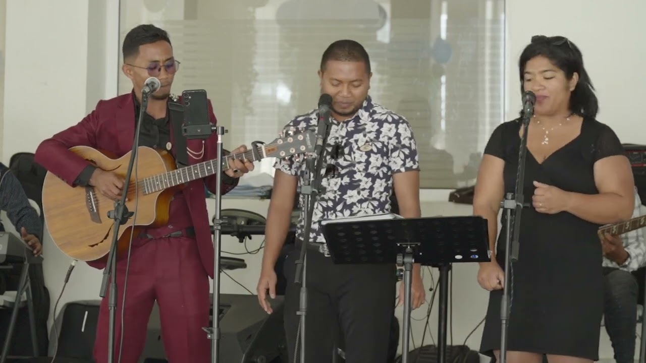 Ilay Nosy(Mahaleo) Nomery &Alain Cover. 20eme/IVM