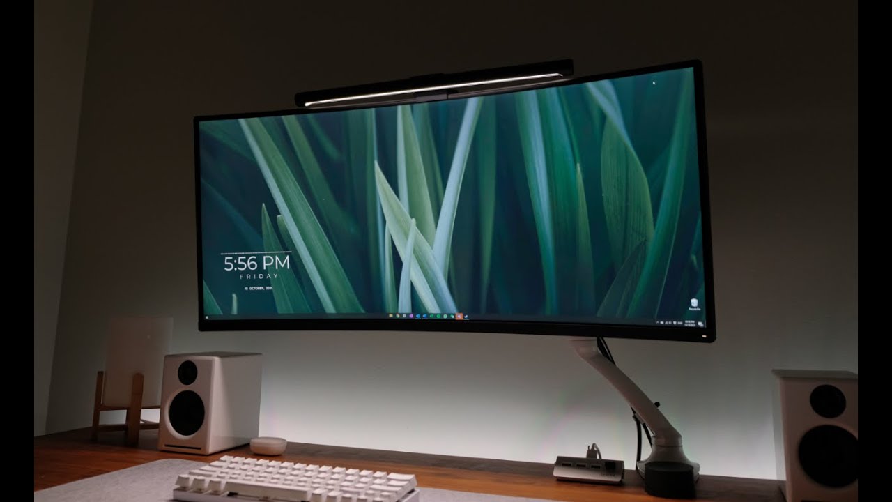 How to Make Your Desktop Setup Minimal - with Rainmeter