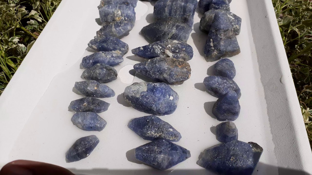 Sri lanka blue sapphire corundum crystal (krish)